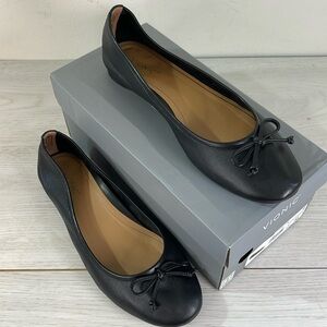 Vionic Callisto Black Leather Flats